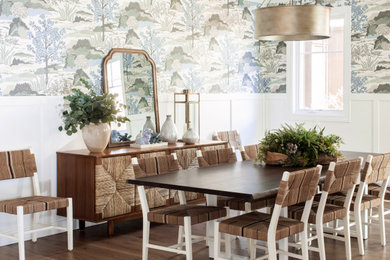 Example of a dining room design in Los Angeles