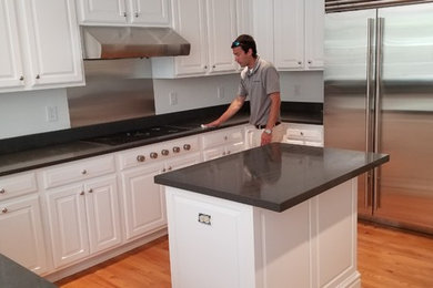 Example of a kitchen design in Baltimore