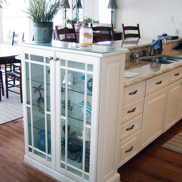 Wildwood Kitchen with Mouser Premiere Cabinetry