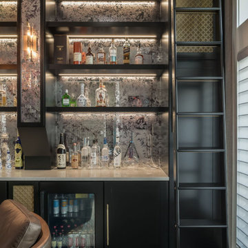 Modern Home Bar with Mirrored Back Wall – Chicago