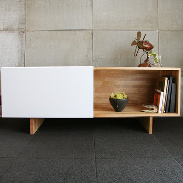 LAXseries Entertainment Shelf with white aluminum cover panel