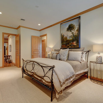 Lake Side Second Home Upstairs master Bedroom