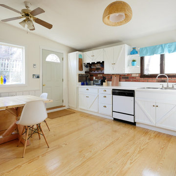 Hillcrest Cottage By The Sea