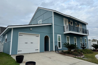 Inspiration for a craftsman home design remodel in New Orleans