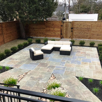 Modern Patio and Fence