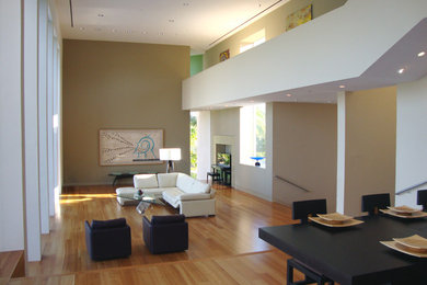 Example of a living room design in Tampa