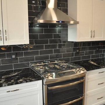 Gas range with dual door oven