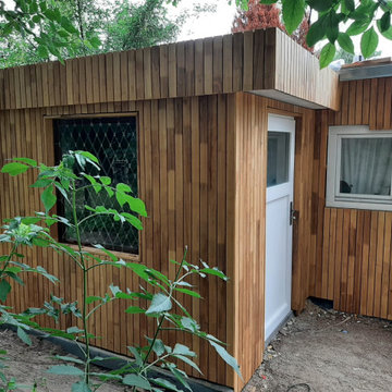 Projekt 4: Verkleidung eines Gartenhäuschens und Anbau eines Badezimmers in Kiel