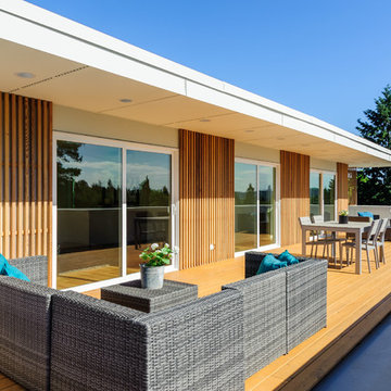 Hawthorne Hills Modern House third floor deck
