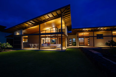 Inspiration for a contemporary home design remodel in Hawaii