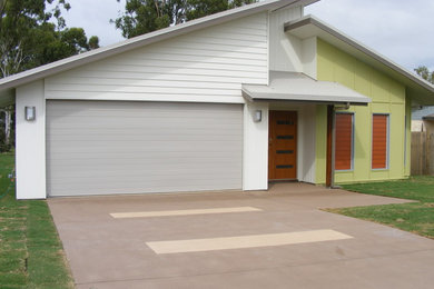 One-storey exterior in Brisbane with wood siding.