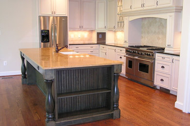 Example of an arts and crafts kitchen design in DC Metro