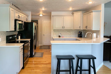 Inspiration for a contemporary kitchen remodel in Omaha