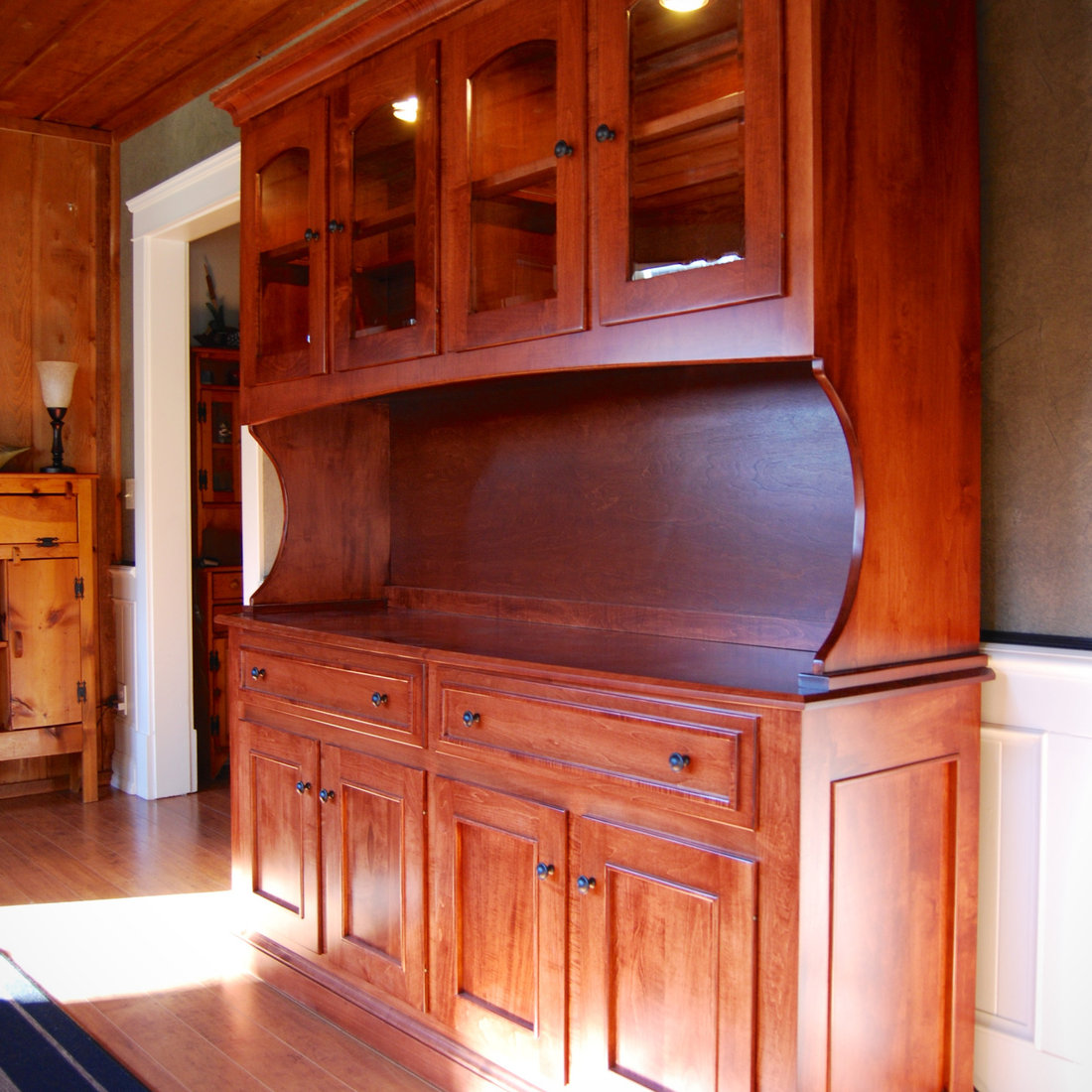 Master style Hutch