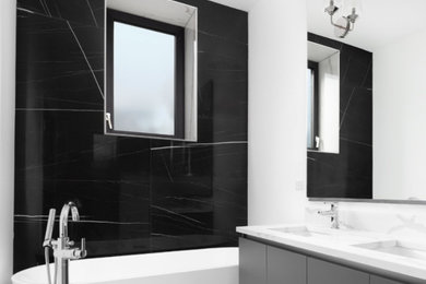 Bathroom - bathroom idea in Little Rock