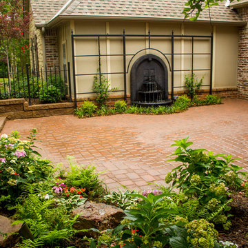 Oklahoma Landscape - Front Courtyard With A Shade Garden and Trellis