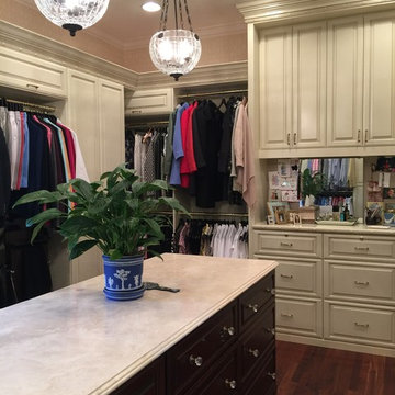 Glamorous Walk-In Closets