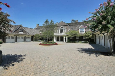 Inspiration for an exterior home remodel in New York
