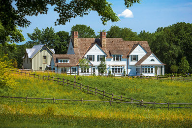 Design ideas for a country house exterior in New York.