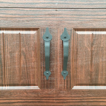 Builder Door transformed to a look of a Custom Woodgrain Door with Hardware
