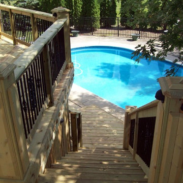 Pressure Treated deck with diamond dental molding & Diamond King Post,