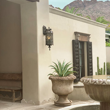 Urban Hacienda - Front Courtyard www.hryanstudio.com
