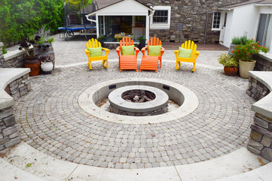 Inspiration for a patio remodel in Los Angeles