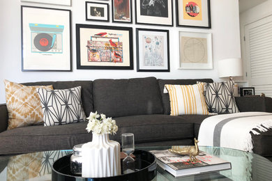 Living room - 1960s living room idea in San Francisco