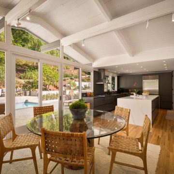 Poe Ave Modern