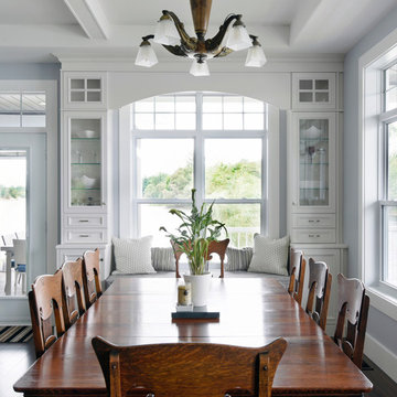 Lakefront Living
