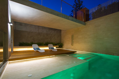 Photo of a contemporary pool in Perth.