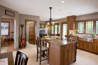 Elegant kitchen photo in Columbus