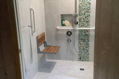 Bathroom - bathroom idea in Los Angeles