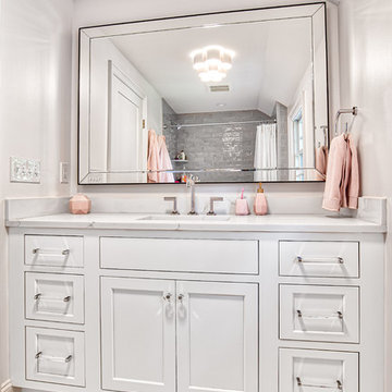 Classic Girl's Bathroom