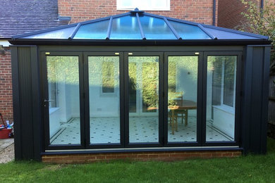 Photo of a traditional conservatory in Oxfordshire.