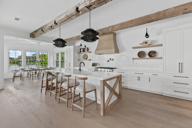 Beach style kitchen photo in Jacksonville