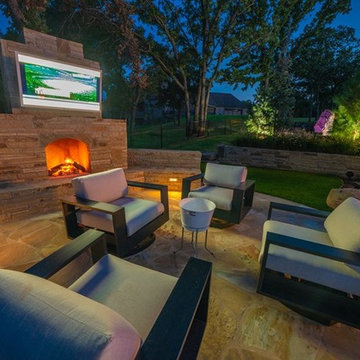 Lakeview Pool, Stream & Natural Boulder Spa