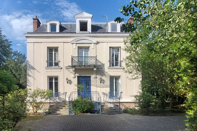 Réalisation d'une maison tradition.
