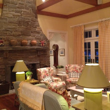yellow luving room
