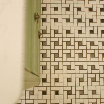 The Harbor Powder Bath