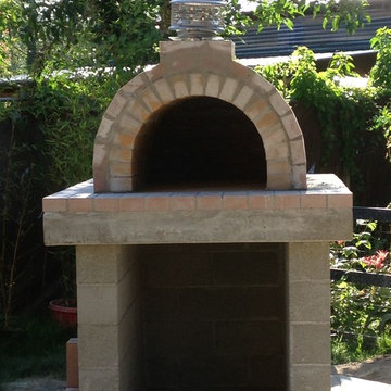 The Castillo Family Wood Fired Pizza Oven & La Caja Style Pig Roaster in WA