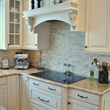 Sophisticated Bright Kitchen
