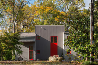 Inspiration for a contemporary exterior home remodel in Philadelphia