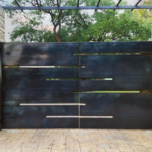 Sueno front gate