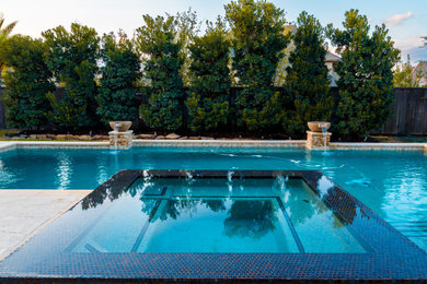 Example of a mid-sized minimalist pool design in Houston