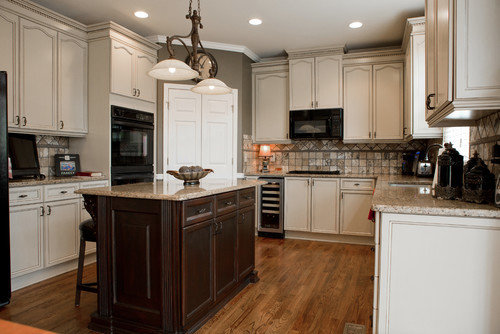 Painted oak cabinets - does this look like Edgecomb Gray?