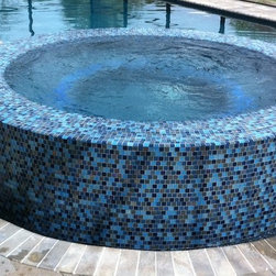 360 Degree Spillover Spa - Aboveground Swimming Pools