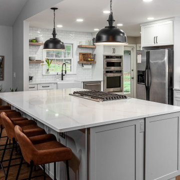 MODERN FARMHOUSE KITCHEN