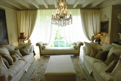 Design ideas for a traditional home in Milan.