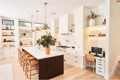 This is an example of a country kitchen in Sydney.